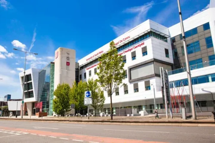 campus-exterior-cardiff-48602